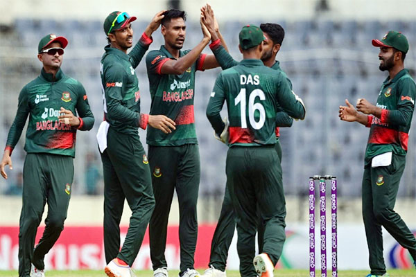 ফিল্ডিংয়ে বাংলাদেশ, একাদশে দুই পরিবর্তন