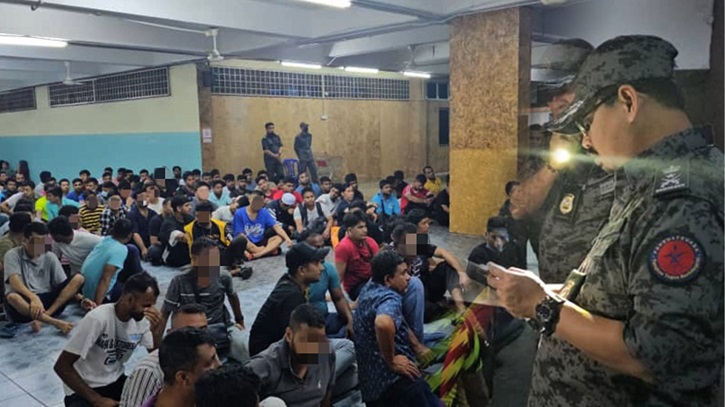 মালয়েশিয়ায় ২৫২ বাংলাদেশী অভিবাসী আটক
