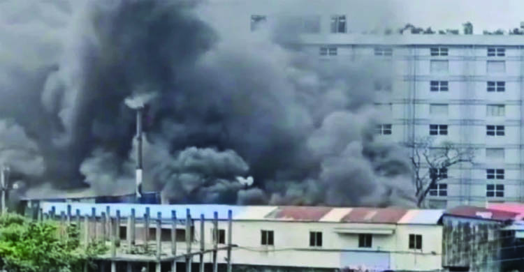 গাজীপুরে কারখানায় বয়লার বি স্ফো র ণে আগুন