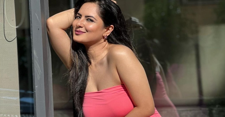 &lsquo;সবাই আমাকে আইটেম গানে নাচাতে চায়&rsquo;