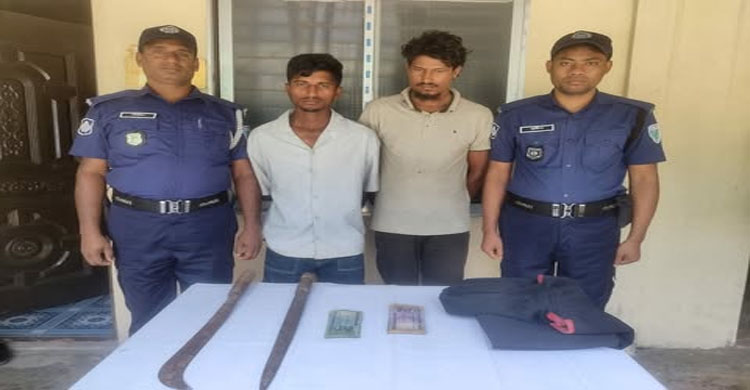 ছাতকে ডাকাতির ২৪ ঘণ্টার মধ্যেই রহস্য উদঘাটন, ২ ডাকাত গ্রেফতার, উদ্ধার লুণ্ঠিত টাকা ও দেশীয় অস্ত্র