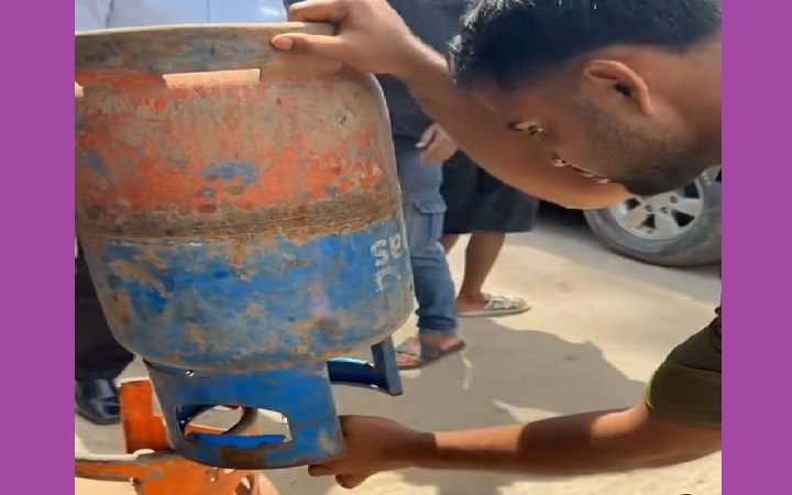 গ্যাসের সিলিন্ডারে পানি, জগন্নাথপুরে ব্যবসায়ীকে জ*রিমানা