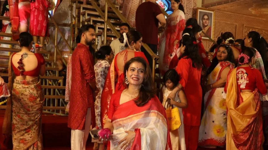 পূজার মণ্ডপে দুর্ঘটনার শিকার কাজল! 