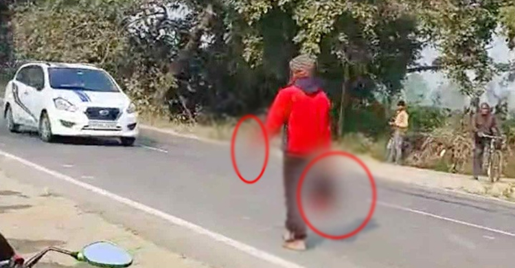 পরকীয়ায় জড়িত স্ত্রীর মাথা কেটে রাস্তায় যুবক