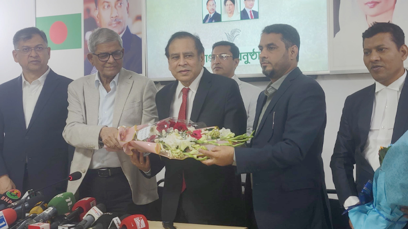 বিএনপিতে যোগদান করলেন রেজা কিবরিয়া