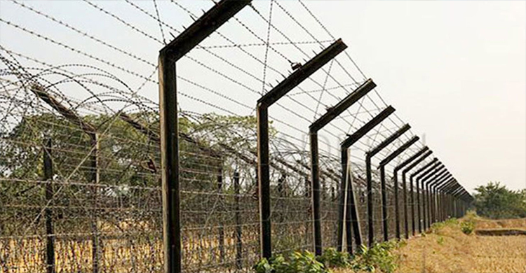 ২৩ ঘণ্টা পর আ ট ক বাংলাদেশিকে ফেরত দিল বি এস এফ 