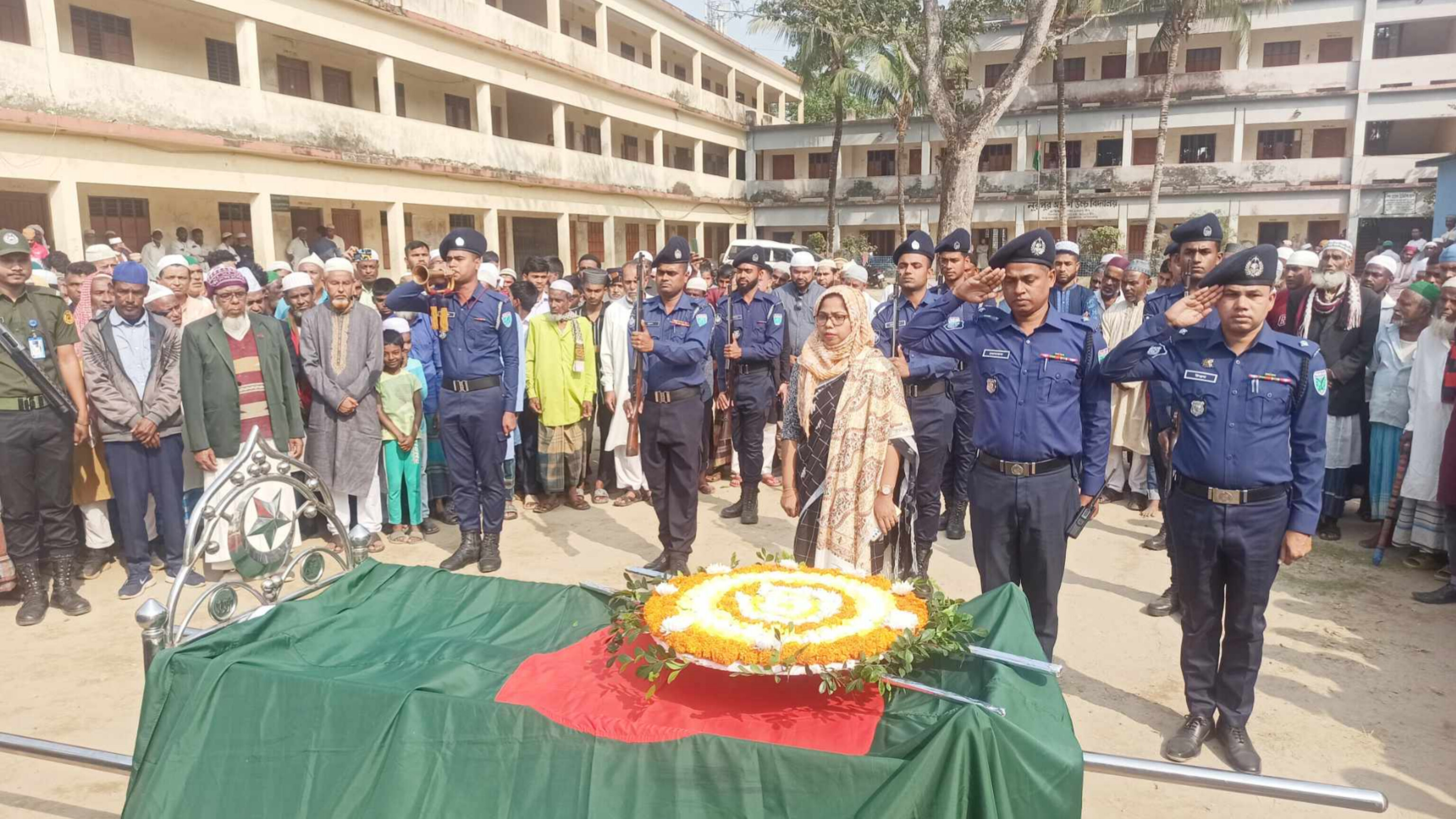 শায়েস্তাগঞ্জের নূরপুরে বীর মুক্তিযোদ্ধা মীর আবু তাহেরকে &lsquo;গার্ড অব অনার&rsquo; প্রদান