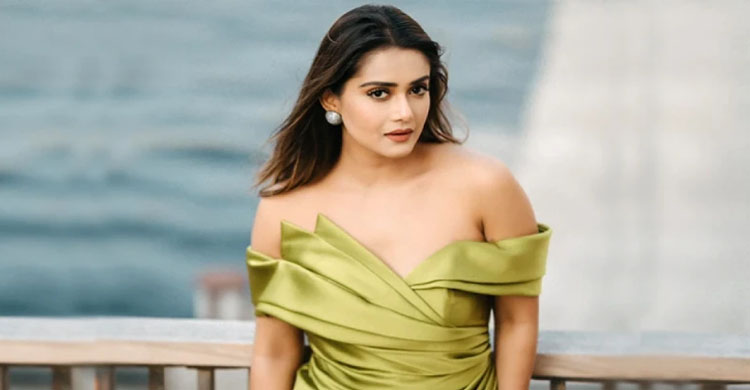 ফ্রাইডে নাইটে তানজিন তিশা: পাঁচ বছরে আমি হবো মা