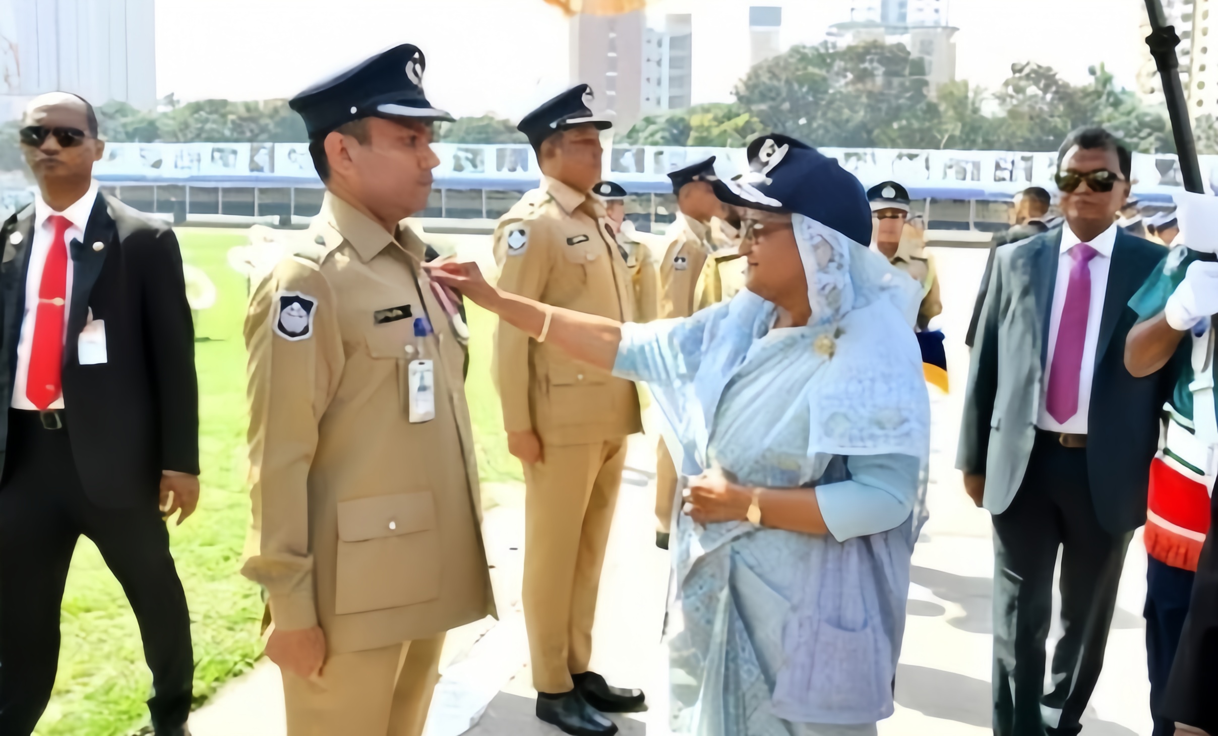 রাষ্ট্রপতি পুলিশ পদক পেলেন মাধবপুরের ওসি রকিবুল ইসলাম