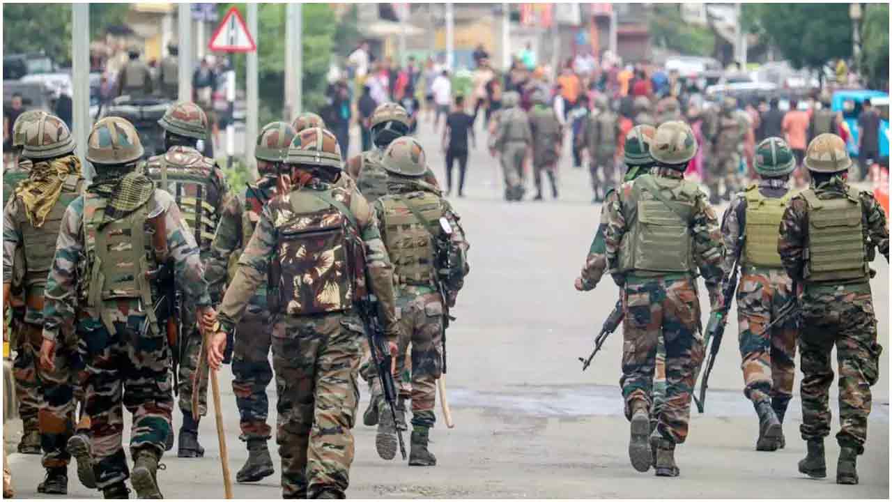 মণিপুরে ভয়াবহ বন্দুকযুদ্ধ, নিহত অন্তত ১৩