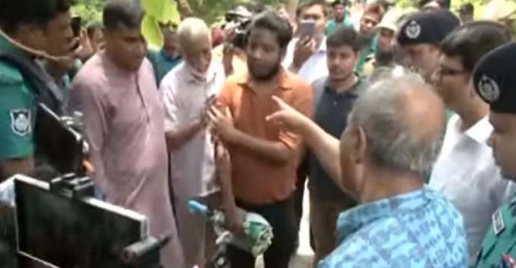 শহীদদের কবরে ২ নম্বর ইট, রেগে গেলেন স্বরাষ্ট্র উপদেষ্টা জাহাঙ্গীর আলম