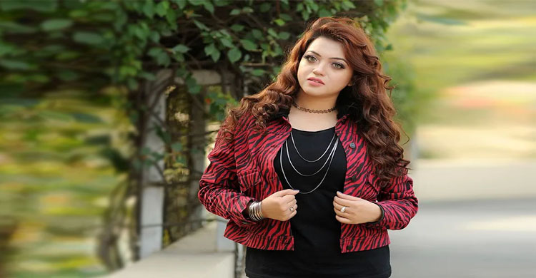 দরকার পড়লে এমন মানুষের মুখোশ খুলে দেব : কর্ণিয়া
