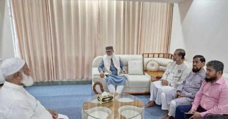 অসুস্থ ডা. শফিকুর রহমানকে দেখতে গেলেন ডা. আ ফ ম খালিদ হোসেন