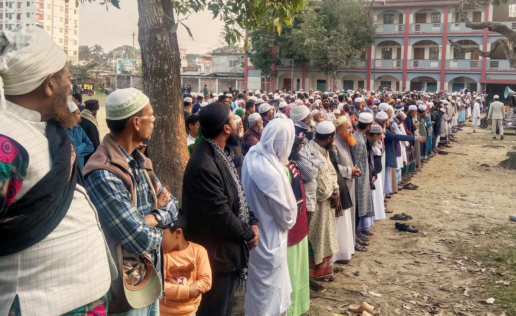 মাধবপুরে হাজী আলাই খানের জানাজা নামাজ সম্পন্ন   