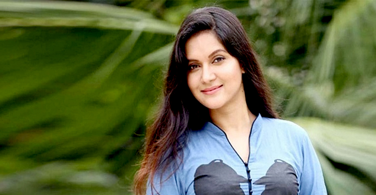 তাহসানের সঙ্গে বিচ্ছেদের পর কঠিন সময় পার করেছি: মিথিলা