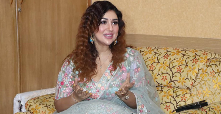 সংরক্ষিত নারী আসন থেকে এমপি হতে চান অপু বিশ্বাস