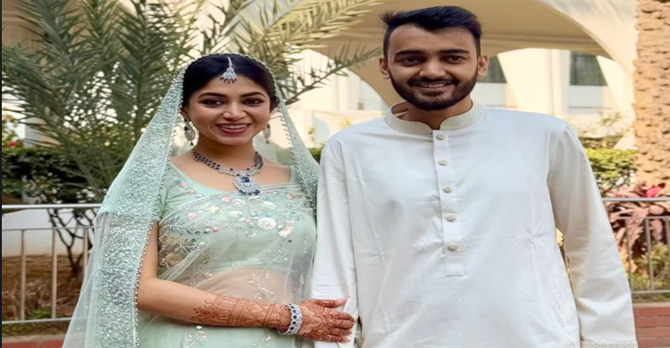 অবশেষে বিবাহবন্ধনে  প্রিয়ন্তী উর্বী  