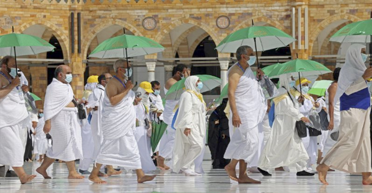 হজযাত্রীদের স হা য় তা য় মক্কা-মদিনায় টো ল ফ্রি নম্বর চালু