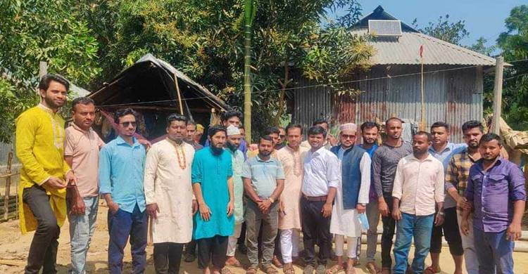 রমজান মাসে দুখু সরকারকে ঘর করে দিলো একঝাঁক তরুন