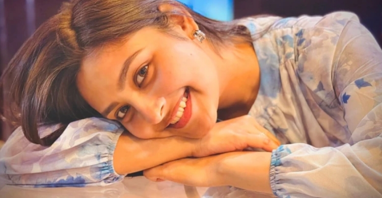 ফেসবুকে &lsquo;এনগেজড&rsquo; স্ট্যাটাস, জল্পনার জবাব দিলেন নাজনীন নীহা