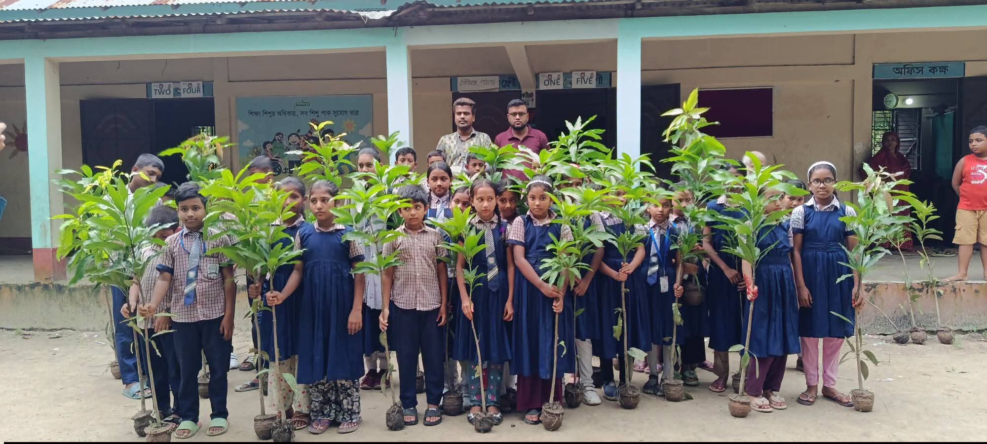 মাধবপুরে পরিবেশ সচেতনতা বৃদ্ধির ব্যতিক্রমী উদ্যোগ