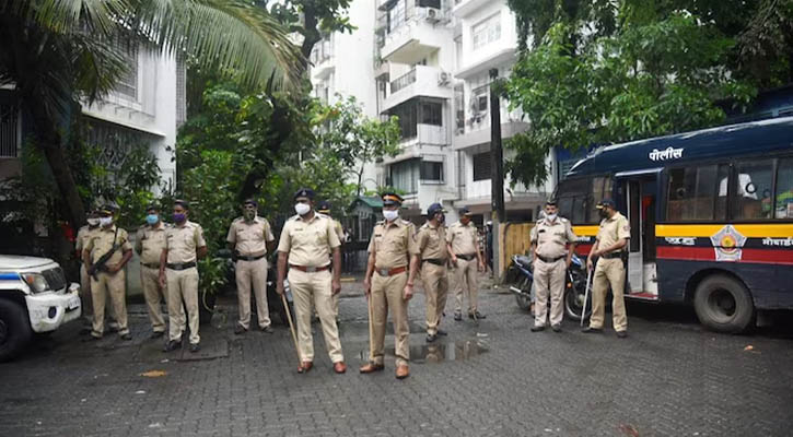 মুম্বাইয়ে ১৭ বাংলাদেশি আ ট ক