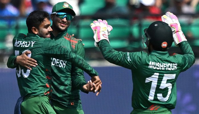 ফিল্ডিংয়ে বাংলাদেশ, দলে নেই রিয়াদ