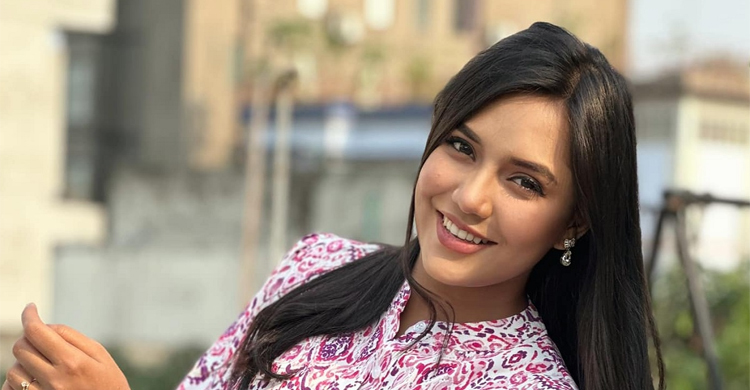ভাইরাল ভিডিও নিয়ে মুখ খুললেন মাহি