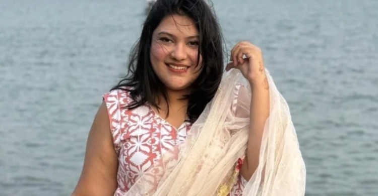 আজ ঢাকায় পৌঁছাবে কারিনা কায়সার-এর ম*রদেহ, বনানীতে জা না জা