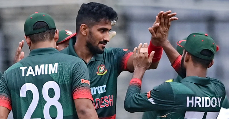 ওয়ানডে অভিষেকেই ঝলক দেখালেন খালেদ
