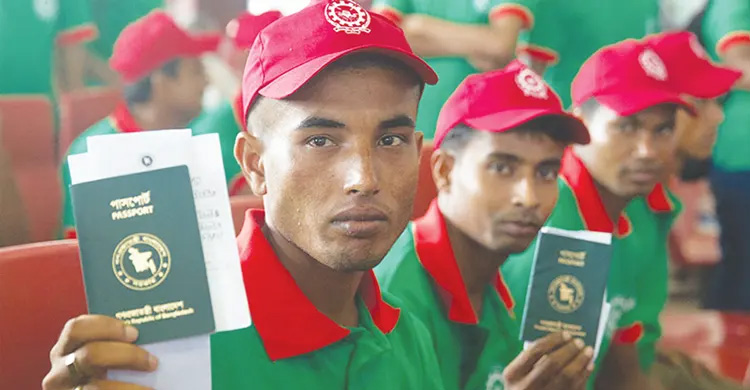 বাংলাদেশিদের জন্য প্রতিদিন ৫-৬ হাজার ভিসা দিচ্ছে সৌদি আরব