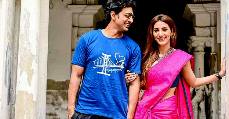 হঠাৎ দেবকে &lsquo;আনফলো&rsquo; রুক্মিণীর