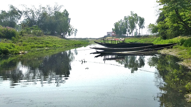শিল্পবর্জ্যে বিপর্যয়ের মুখে সুতাং নদী