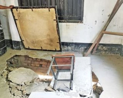 ধর্মপাশা ইউনিয়ন পরিষদ ঝুঁকিপূর্ণ,  বারান্দায় চলে কার্যক্রম