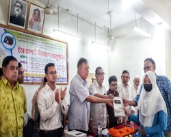 কমলগঞ্জে শিক্ষার্থীর মধ্যে প্রধানমন্ত্রীর উপহারের ট্যাব বিতরণ