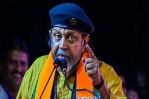 বাংলাদেশকে কড়া হুঁ শি য়া রি দিলেন মিঠুন চক্রবর্তী