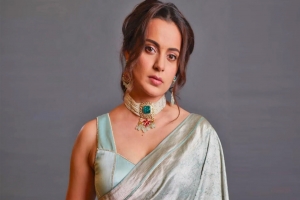 এক ছবিতে তিন চরিত্রে কঙ্গনা!
