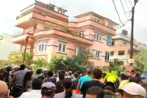 নেপালে নেতা-মন্ত্রীদের বাড়িতে হা*মলা-অ*গ্নিসংযোগ