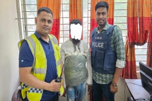 মাধবপুরে গাঁজা পাচারকালে আটক ১