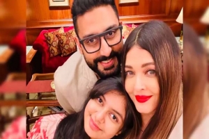 অভিষেক-আরাধ্যকে ছেড়ে নিউ ইয়র্কে গেলেন ঐশ্বরিয়া