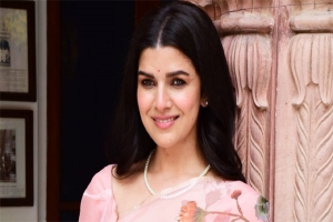 ছুটি কাটাতে গিয়ে কা শ্মি রে খু*ন হন অভিনেত্রীর বাবা