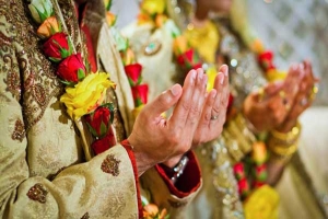 বিয়ে করছেন না কেন?