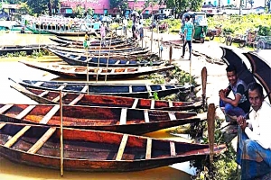 জগন্নাথপুরে জমে উঠেছে নৌকার হাট