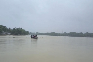 সুনামগঞ্জে বাড়ছে নদ-নদীর পানি, আ'তঙ্কে মানুষ