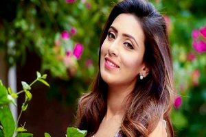 মা হওয়ার গুঞ্জনে মুখ খুললেন মিম