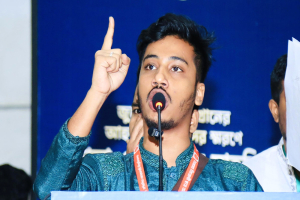 চাঁ*দাবাজির ঘটনায় গণতান্ত্রিক ছাত্রসংসদের নেতা গ্রে*প্তার