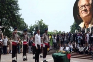 রাষ্ট্রীয় সম্মান ও সর্বজনের শ্রদ্ধায় চিরবিদায় মুস্তাফা মনোয়ার