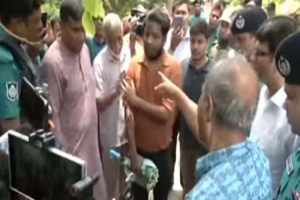 শহীদদের কবরে ২ নম্বর ইট, রেগে গেলেন স্বরাষ্ট্র উপদেষ্টা জাহাঙ্গীর আলম