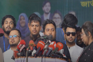 দুই ছাত্র উপদেষ্টার বি*রুদ্ধে ষ ড় য ন্ত্র করা হচ্ছে : নাহিদ