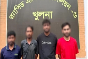 খুলনায় র‍্যাবের অ*ভিযানে শীর্ষ স ন্ত্রা সী মমিসহ ৪ জন গ্রে প্তা র
